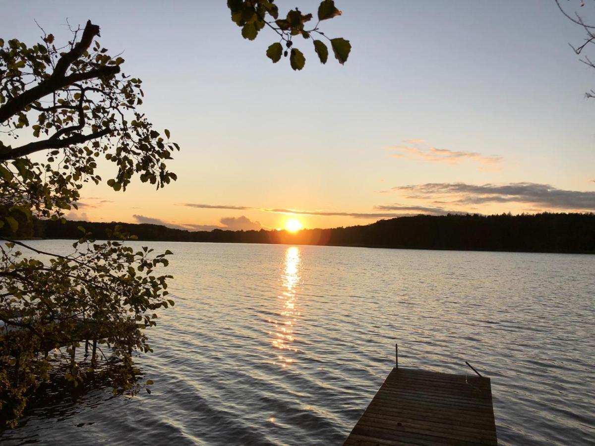 Ferienhaus Reetdach 1300Qm Privatgrundstueck Bootssteg Sauna Templin Luebbesee Uckermark Erholung Pur Seenplatte Petersdorf  Ngoại thất bức ảnh